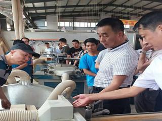 观摩学习促提升 共筑安全防线——土左旗安监局观摩团赴新城区参观木质家具与门窗制造企业